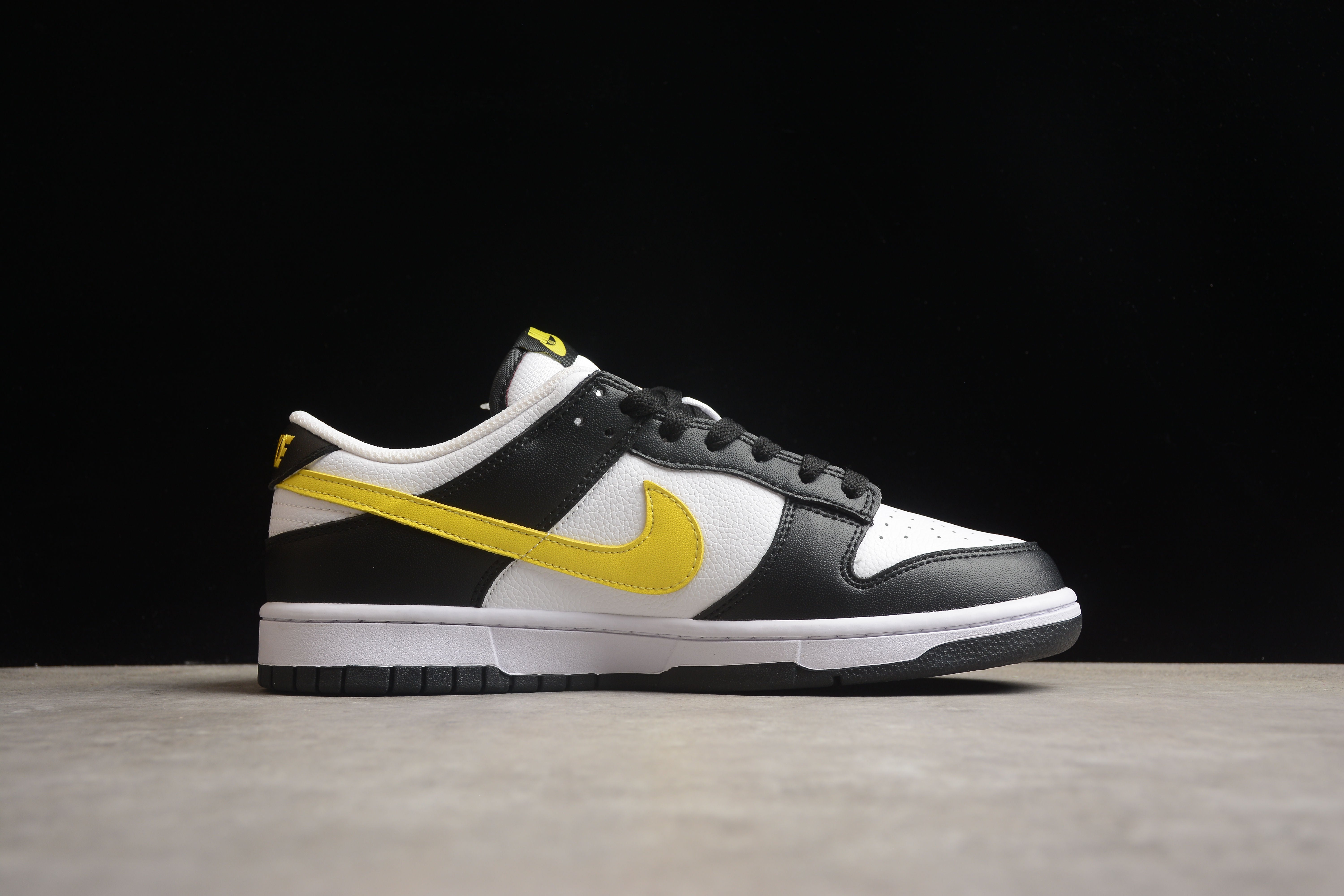 Nike SB dunk low chaussures panda jaune