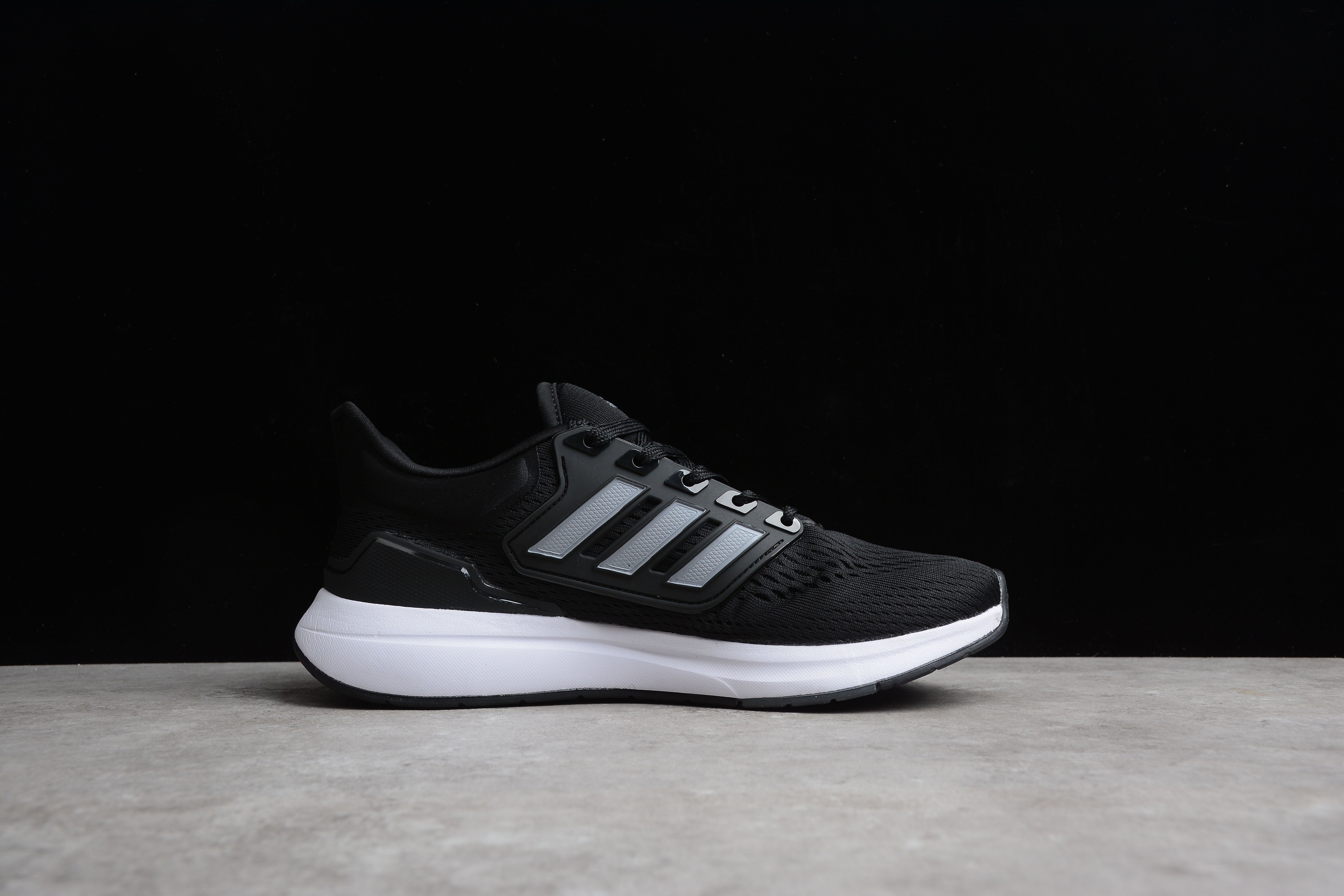 Adidas EQ21 RUN full black and white