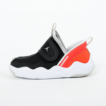 Chaussures Jordan shark noires et rouges