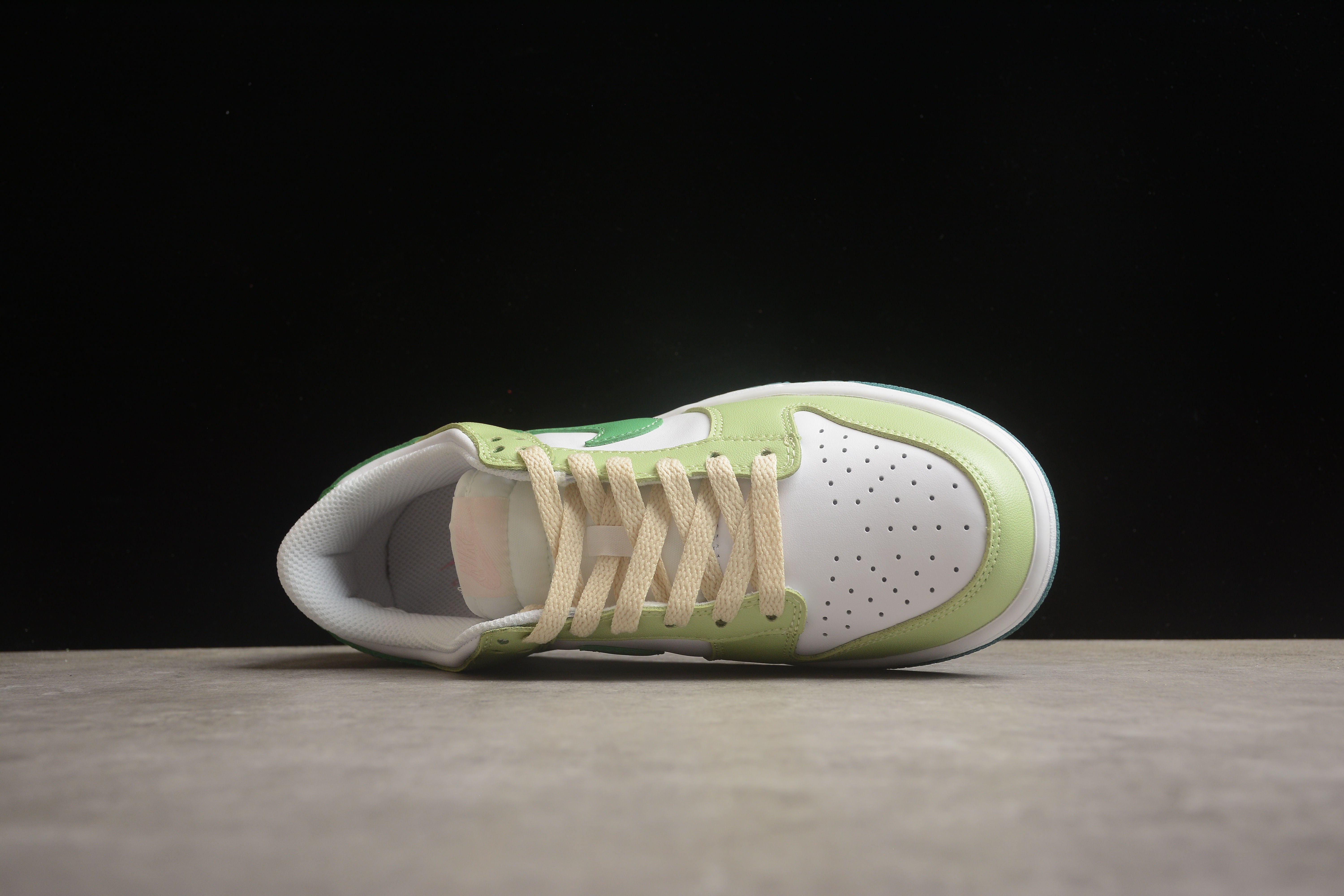 Nike SB dunk low apple green shoes