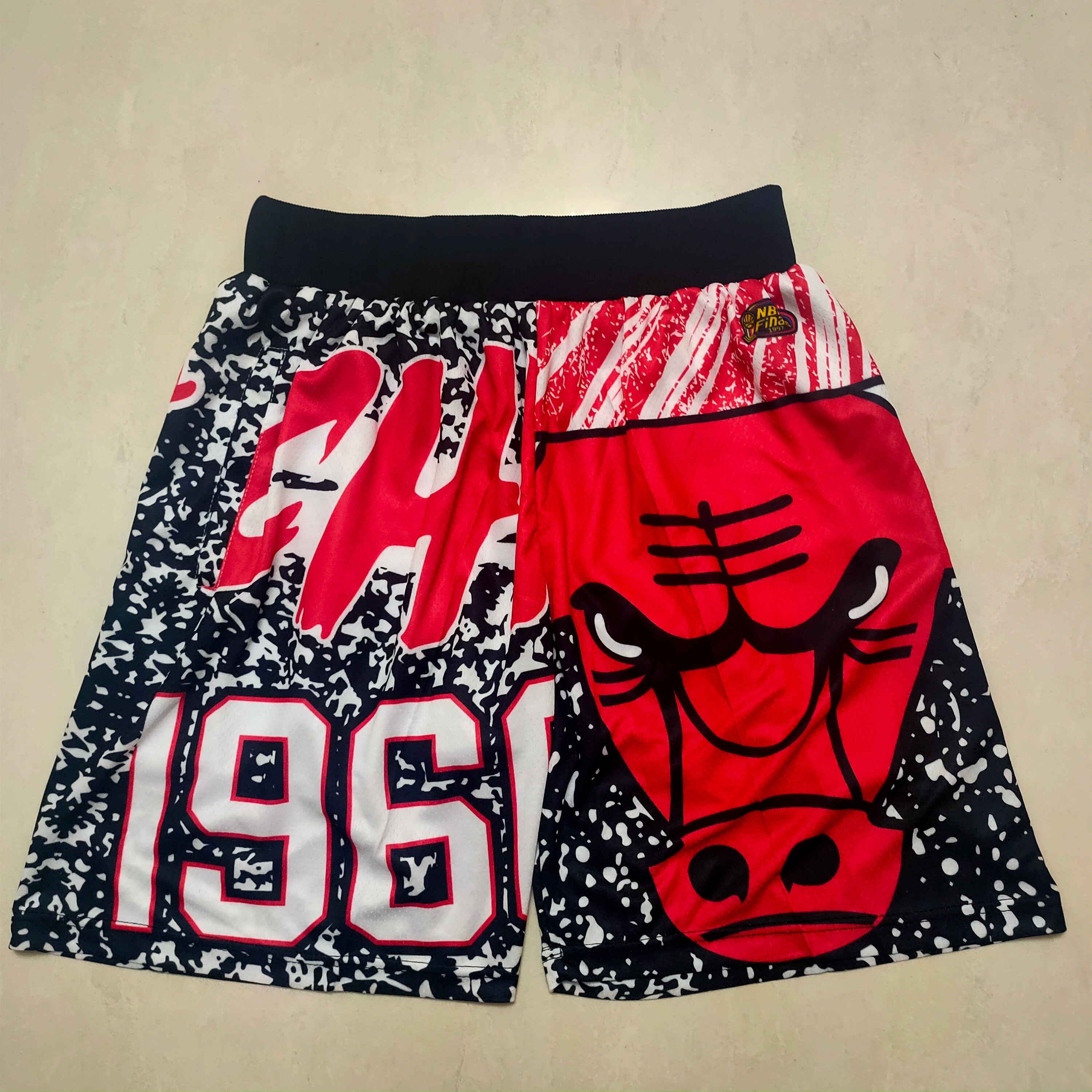 Chicago black/red shorts