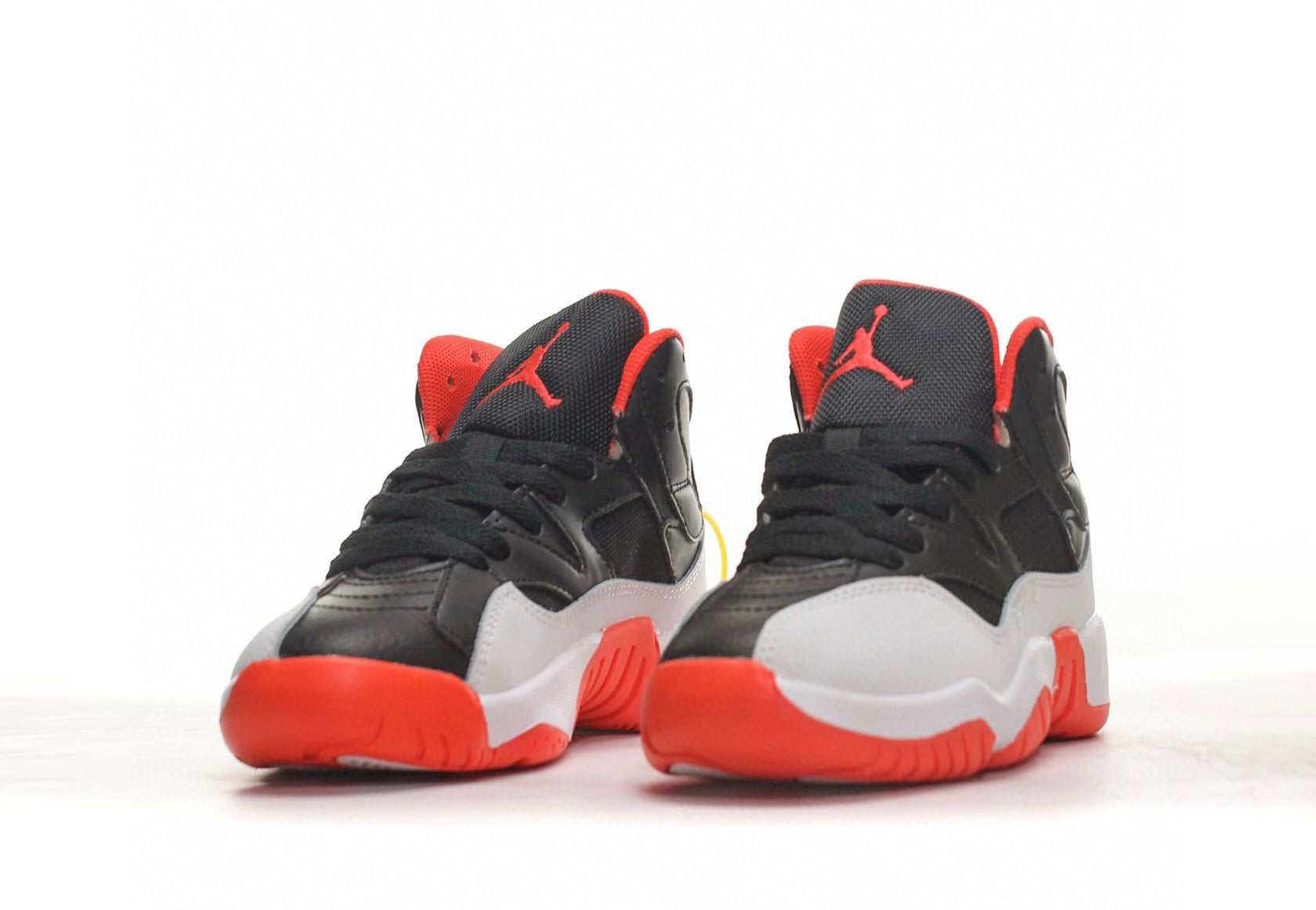 Nike air jordan retro red shoes