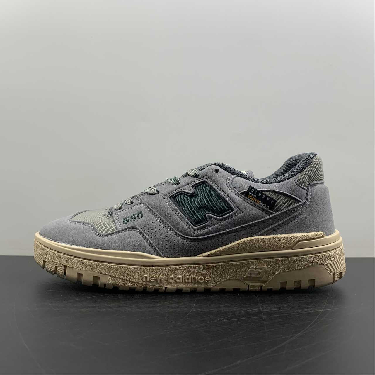 Chaussures NB 550 full grises