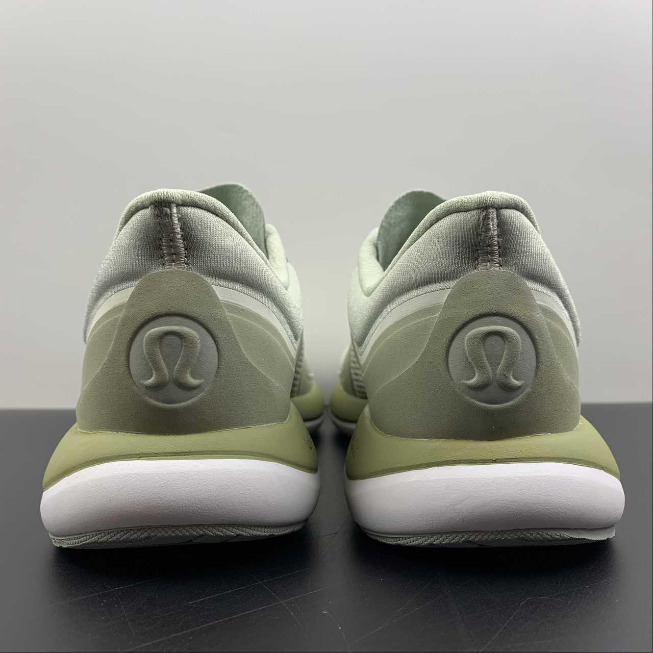 Chaussures vertes Lululemon