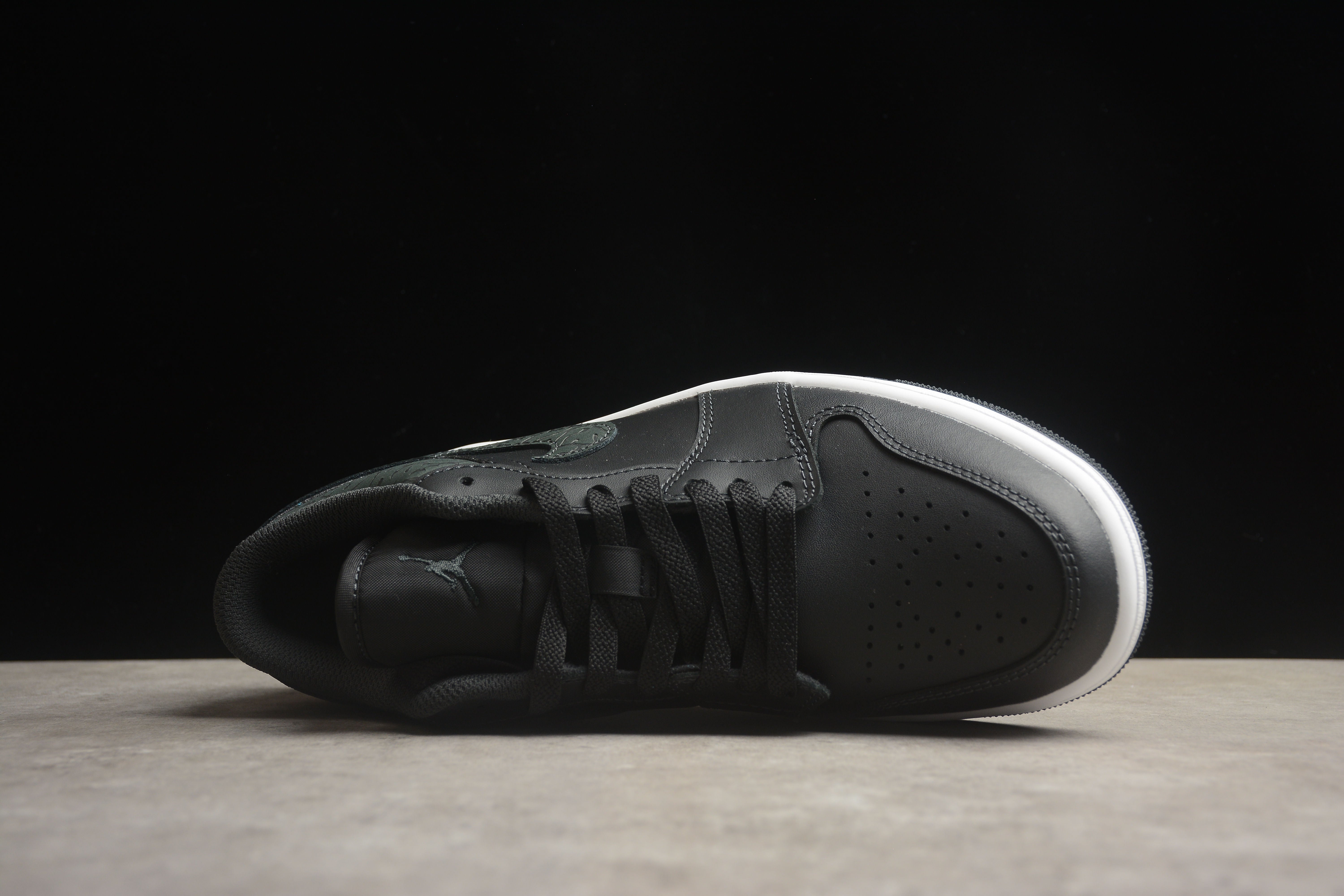 Air jordan low 1 black