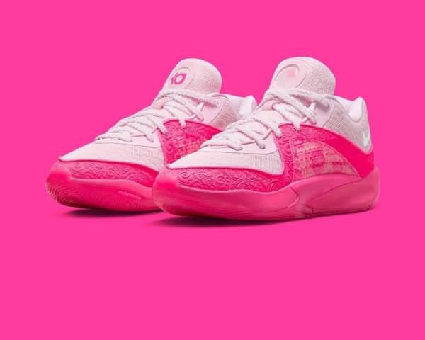 Nike
KD 16 "Aunt Pearl"