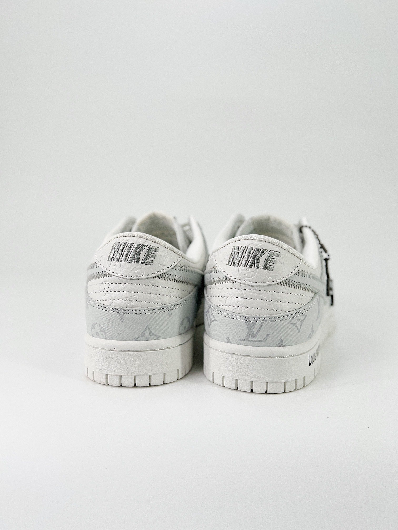 NIKE DUNK LOW RETRO SB & LV 
" White Gray    "