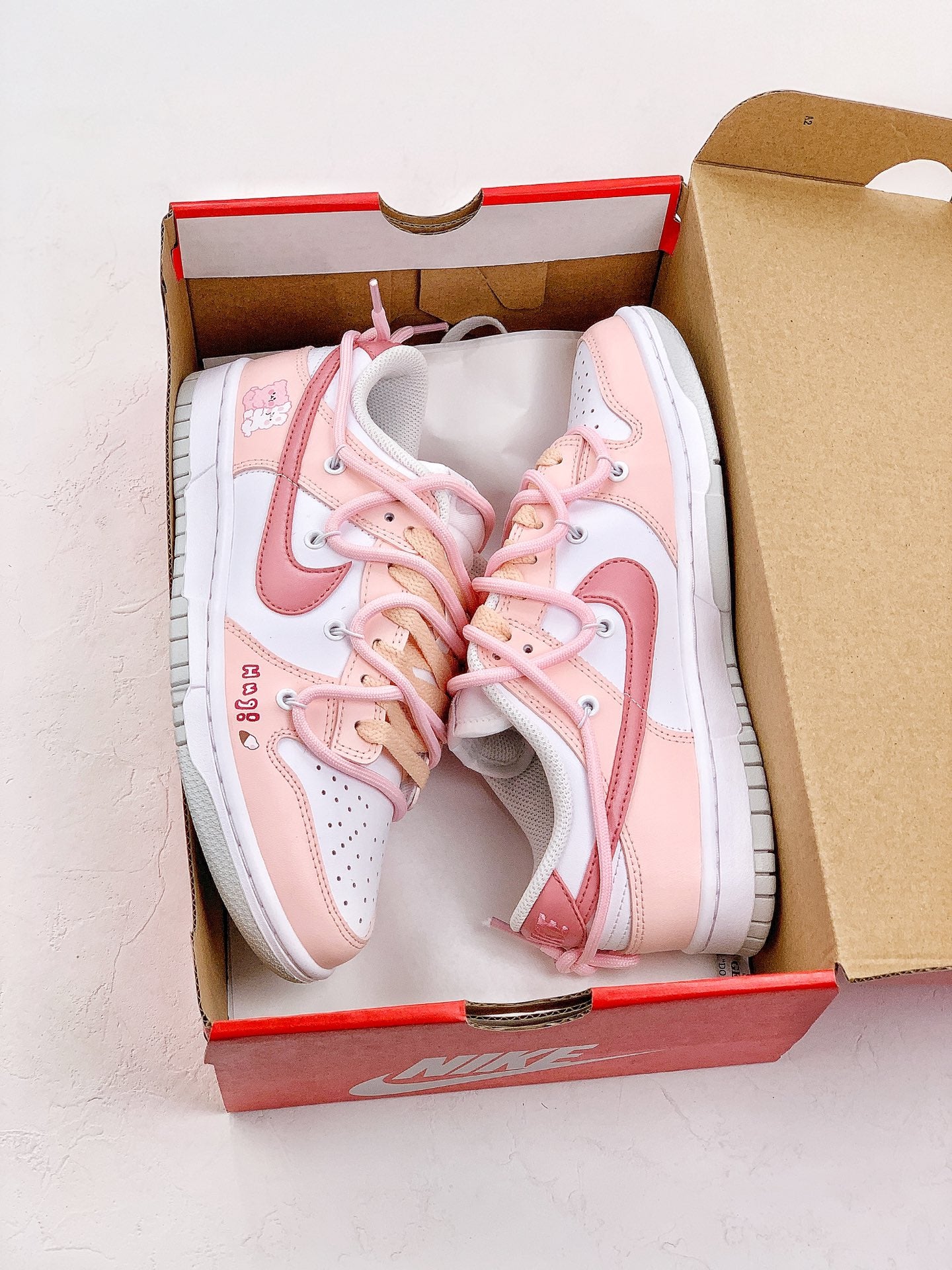 NIKE DUNK SB LOW " Pink  "