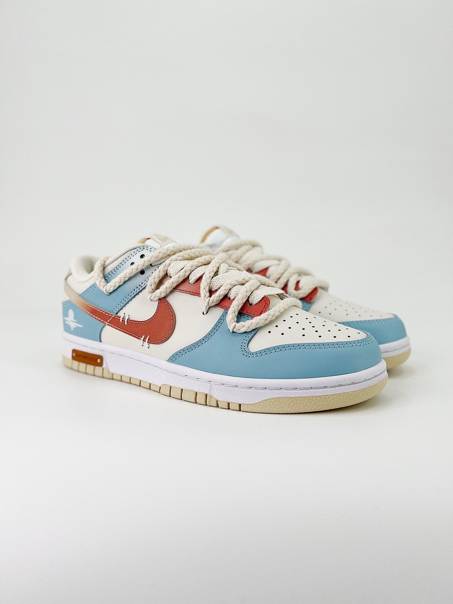 NIKE DUNK LOW RETRO SB 
"Blue beige "