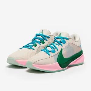 Nike Zoom Freak 5 cinq chaussures à la dure