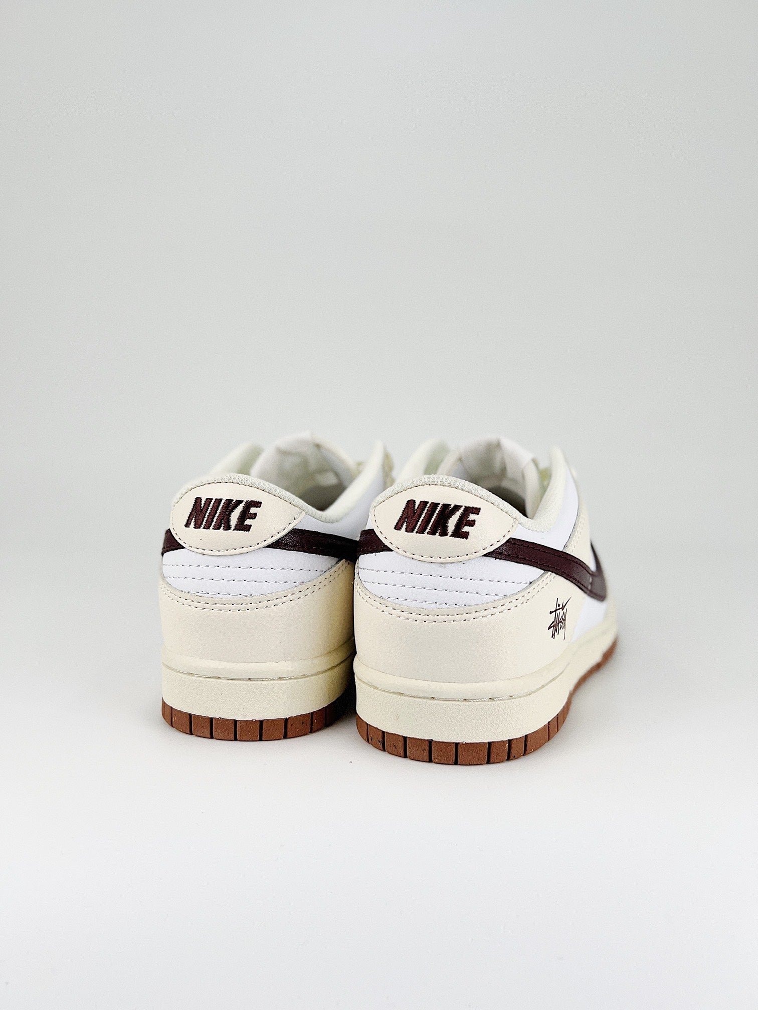 NIKE DUNK LOW PRO SB&LV
"BEIGE  "