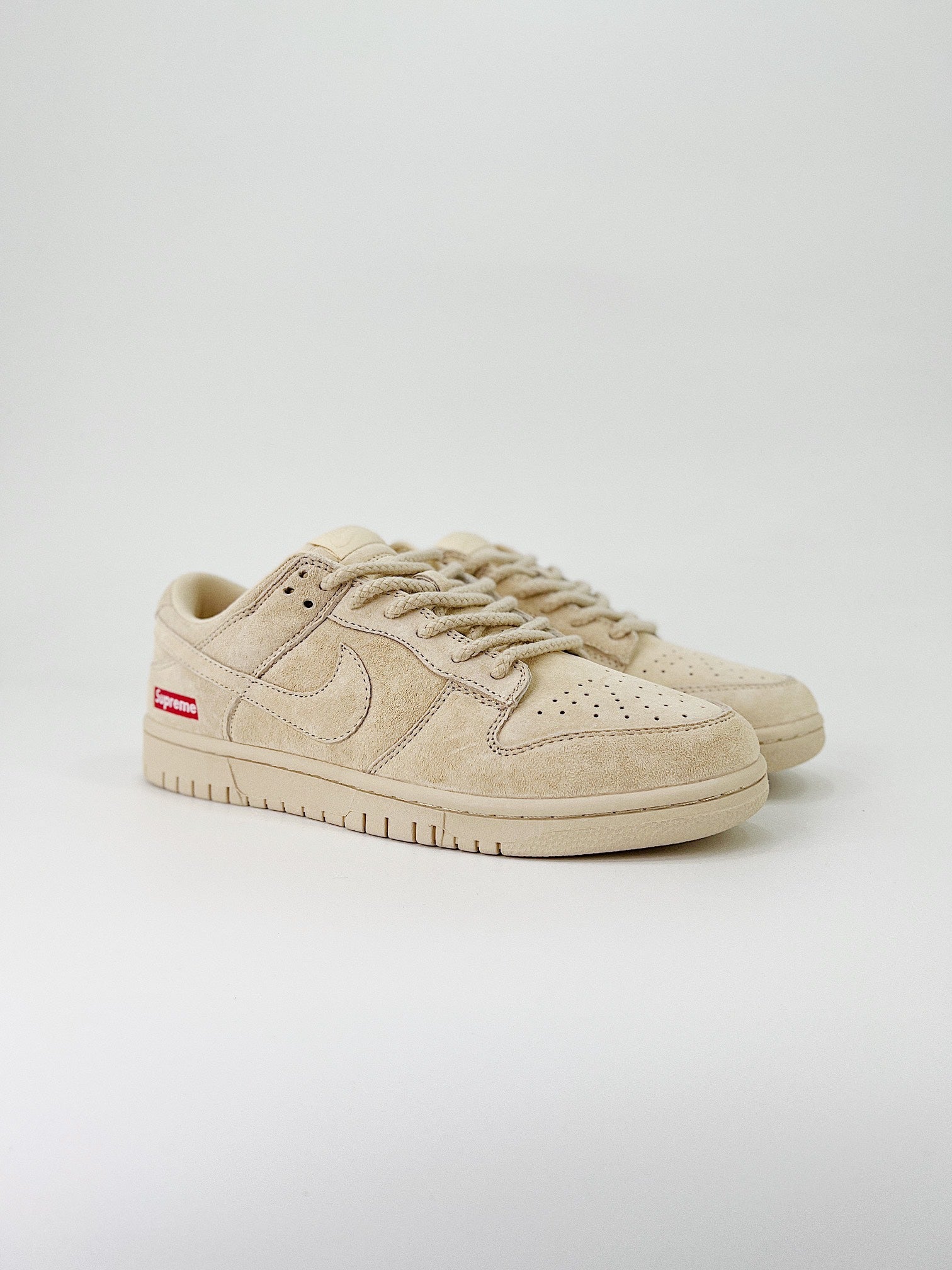 NIKE DUNK LOW PRO SB & SUPREM
"BEIGE "