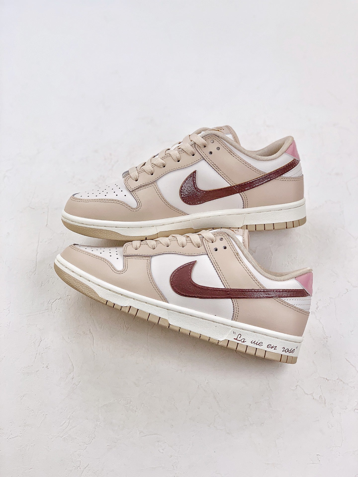 NIKE DUNK SB LOW "beige "