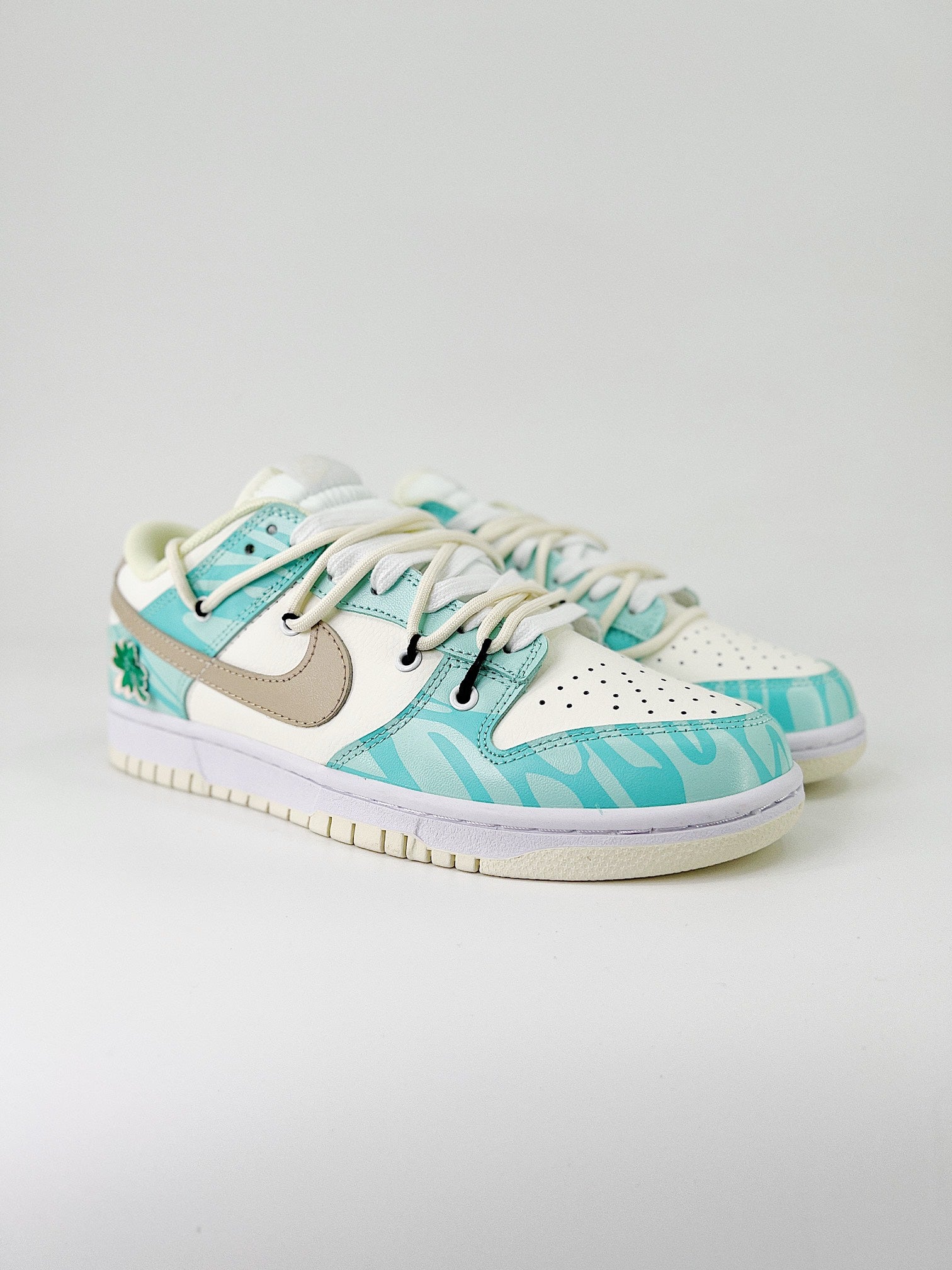 NIKE DUNK LOW RETRO SB 
"Summerville"