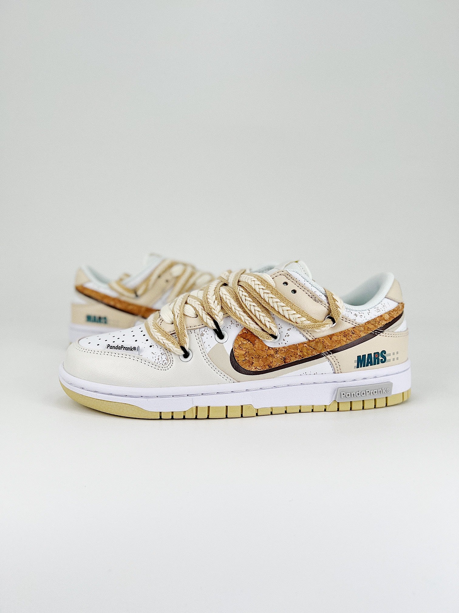 NIKE DUNK LOW RETRO SB & Banda aprank
"Beige white  "