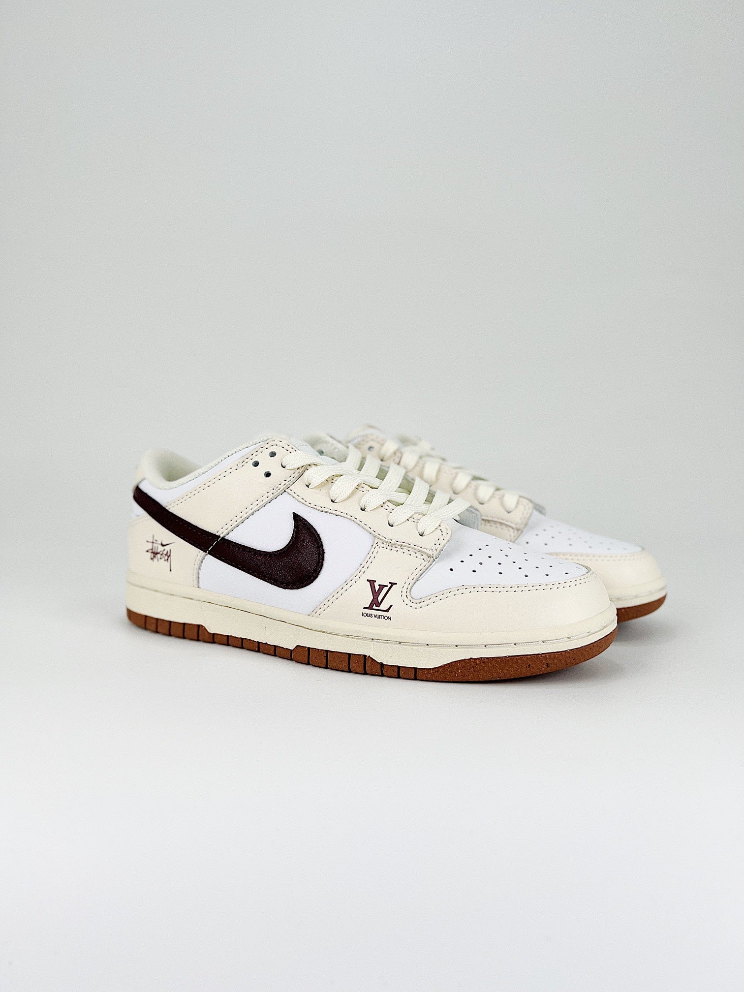 NIKE DUNK LOW PRO SB&LV
"BEIGE  "