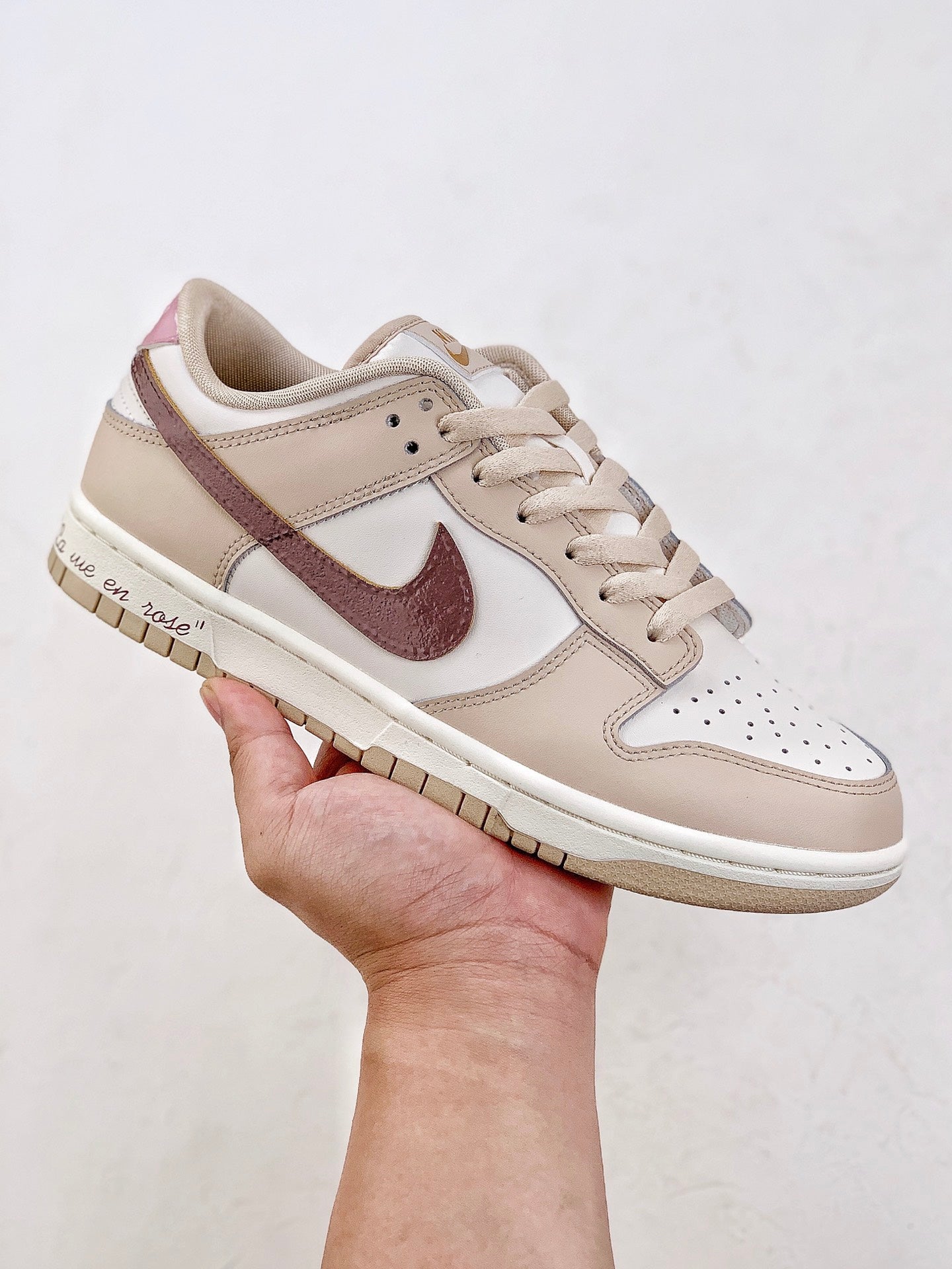 NIKE DUNK SB LOW "beige "