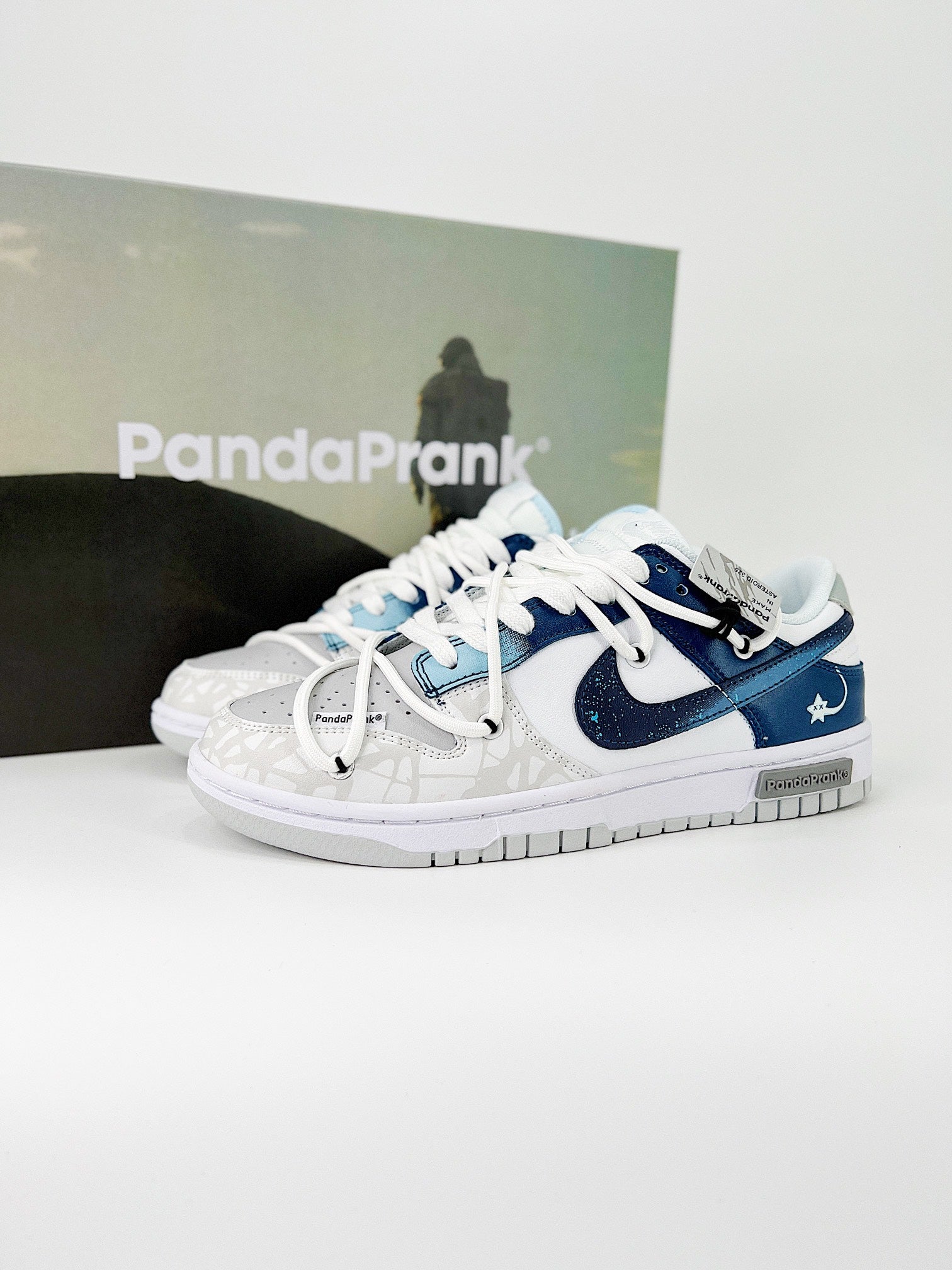 NIKE DUNK LOW RETRO SB 
"Blue Gray galaxy  "