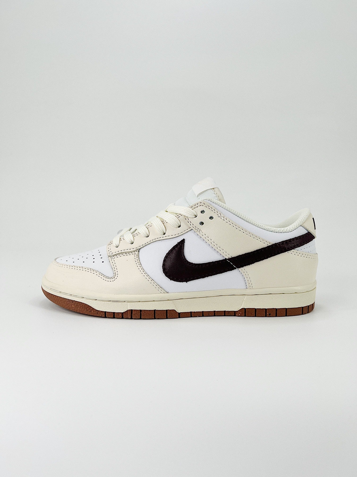 NIKE DUNK LOW RETRO SB 
"beige "