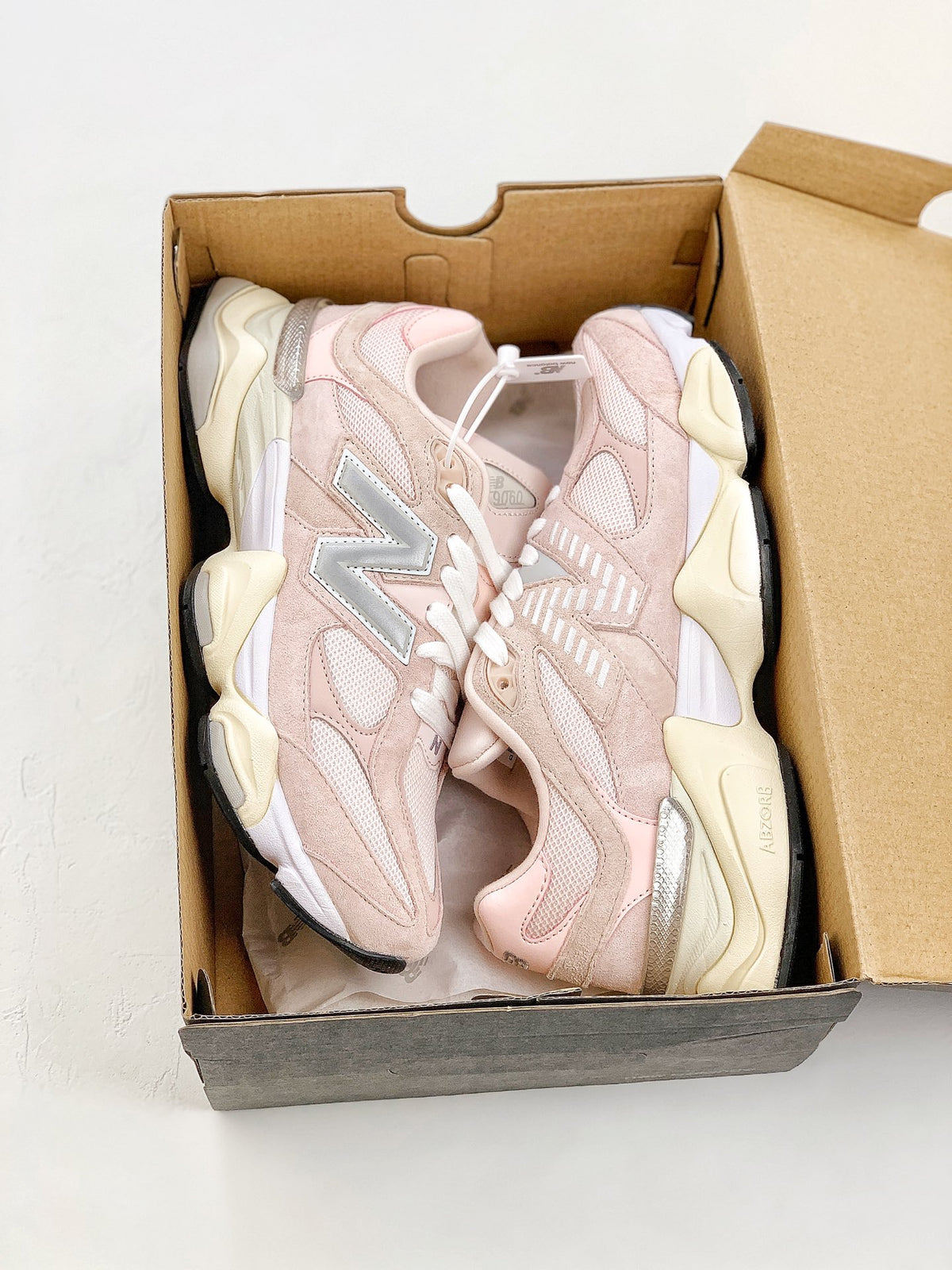 New Balance NB 9060 Pink