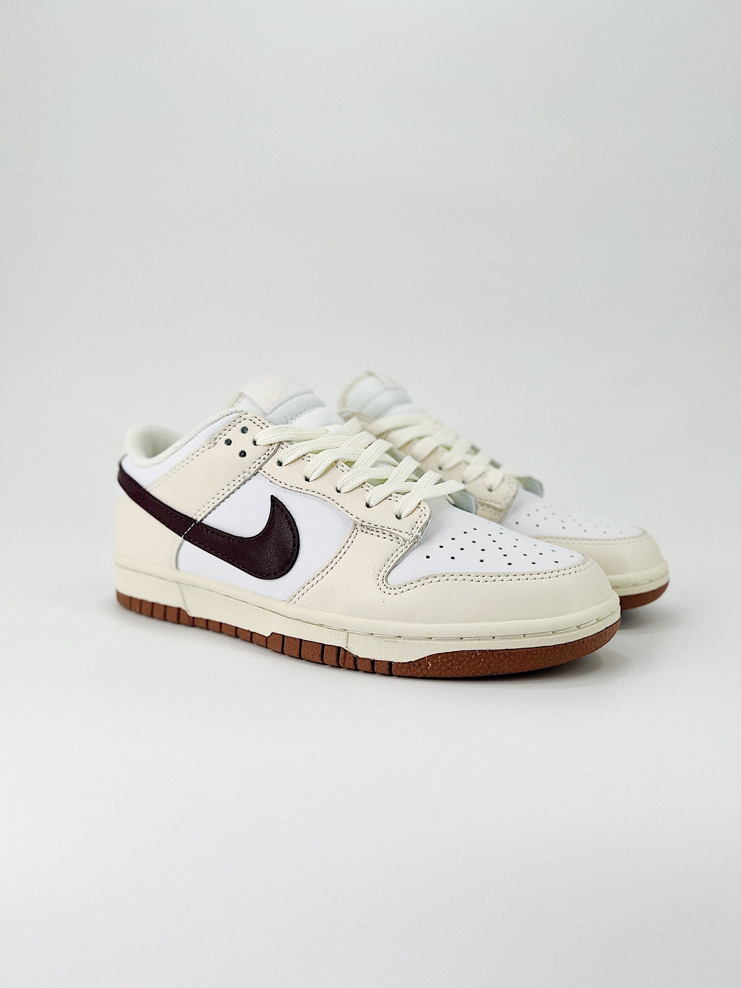 NIKE DUNK LOW RETRO SB 
"beige "