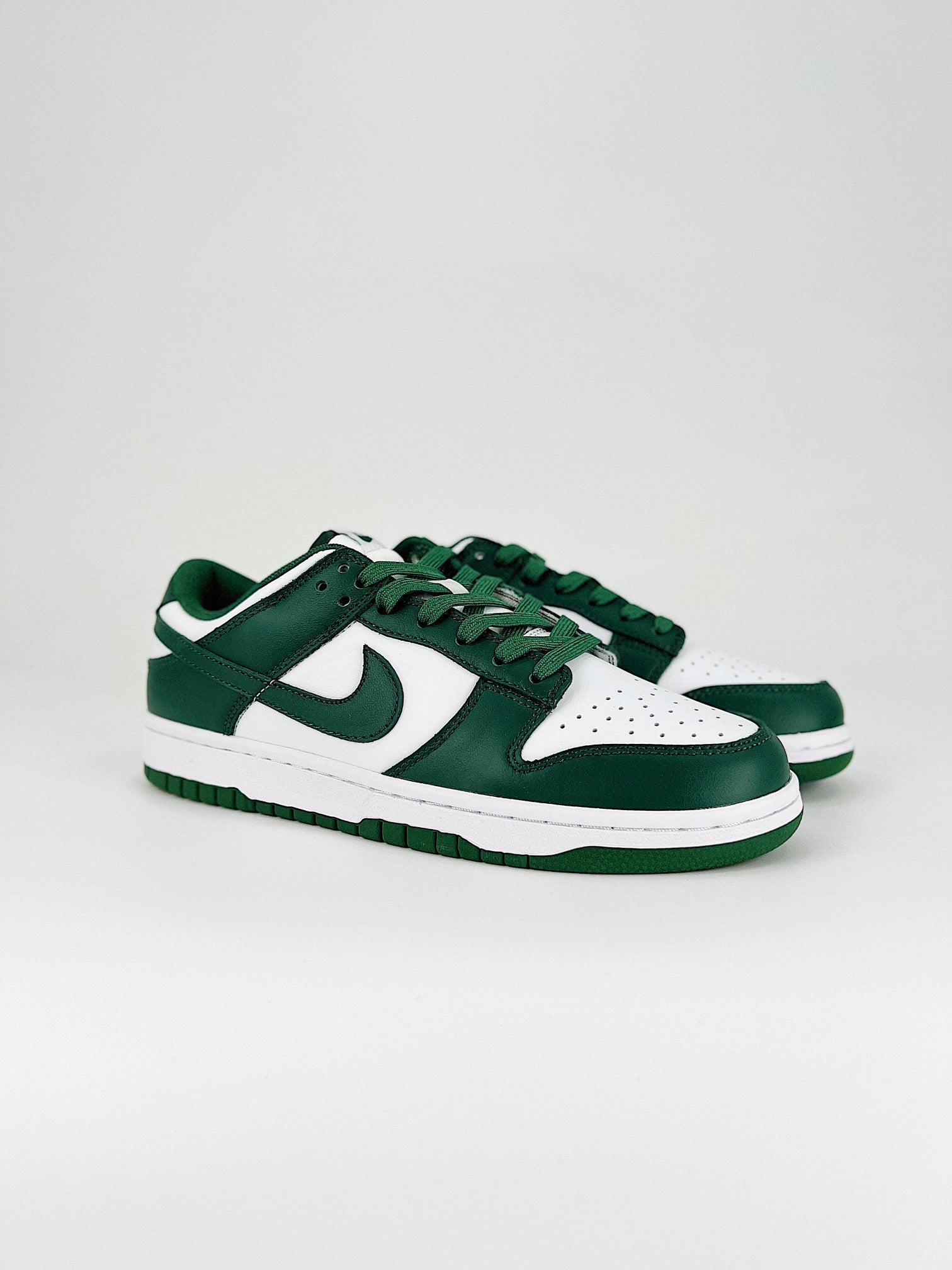 NIKE DUNK LOW RETRO SB 
" Dark green"