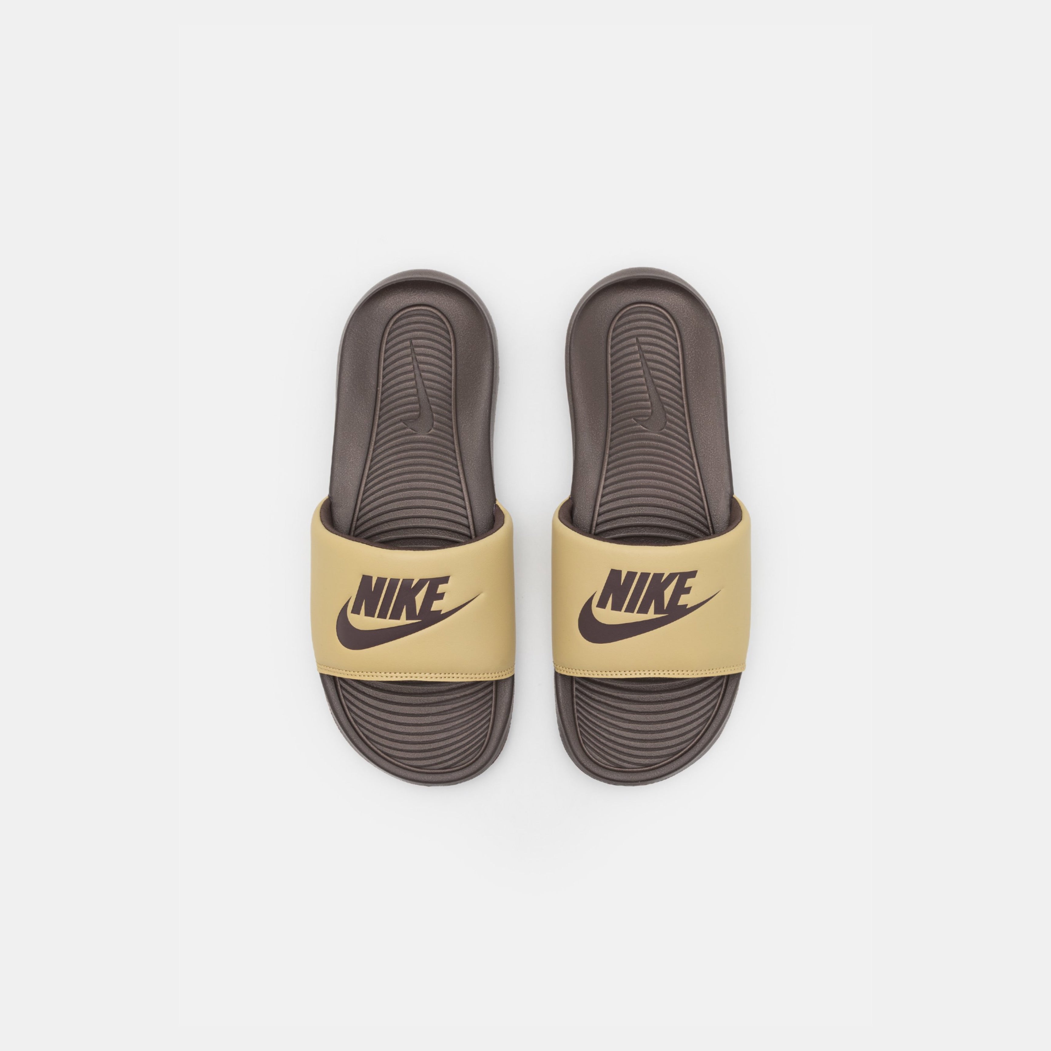 Nike victori one slider ‘ beige ’