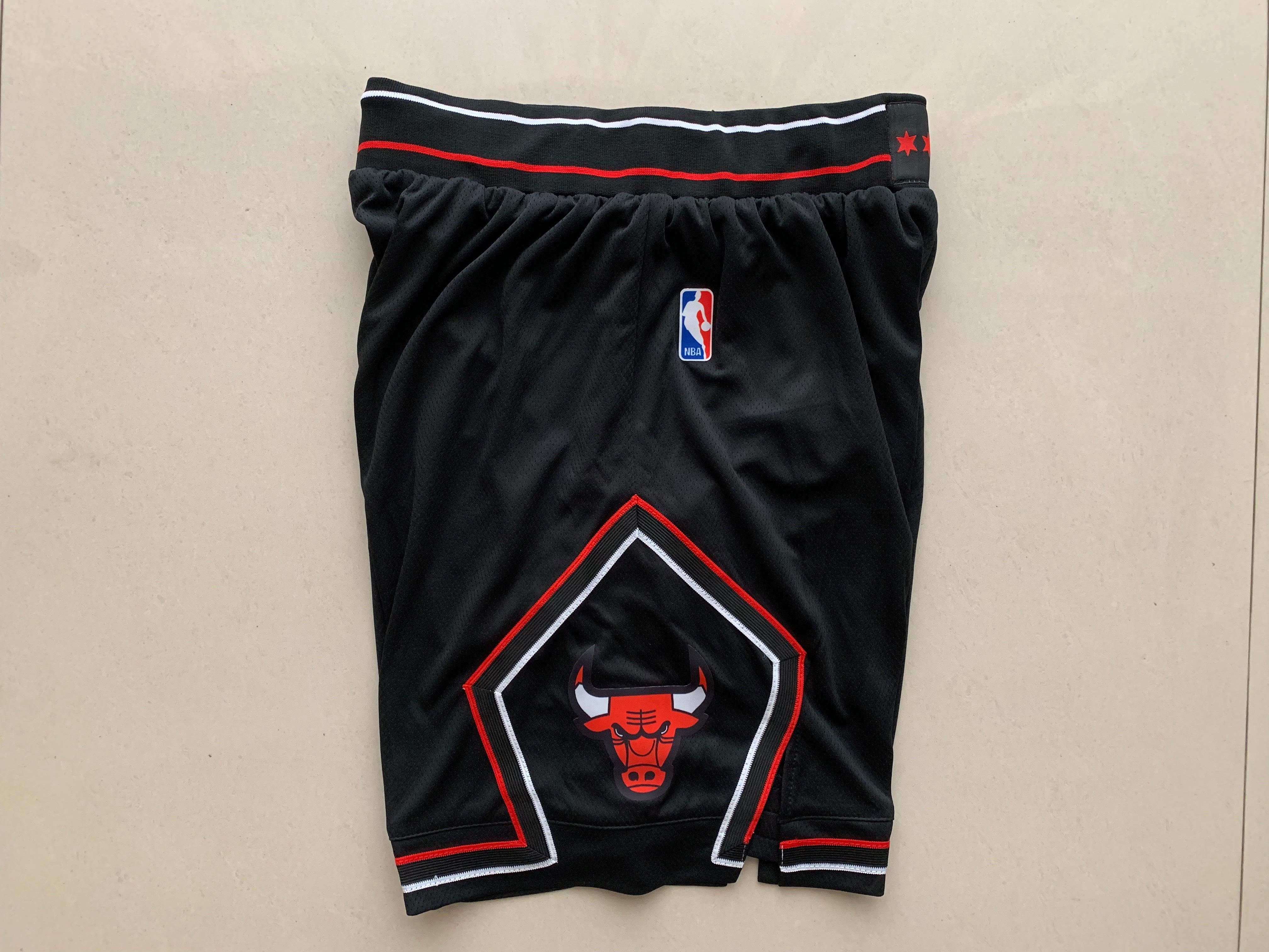 Short taureau noir