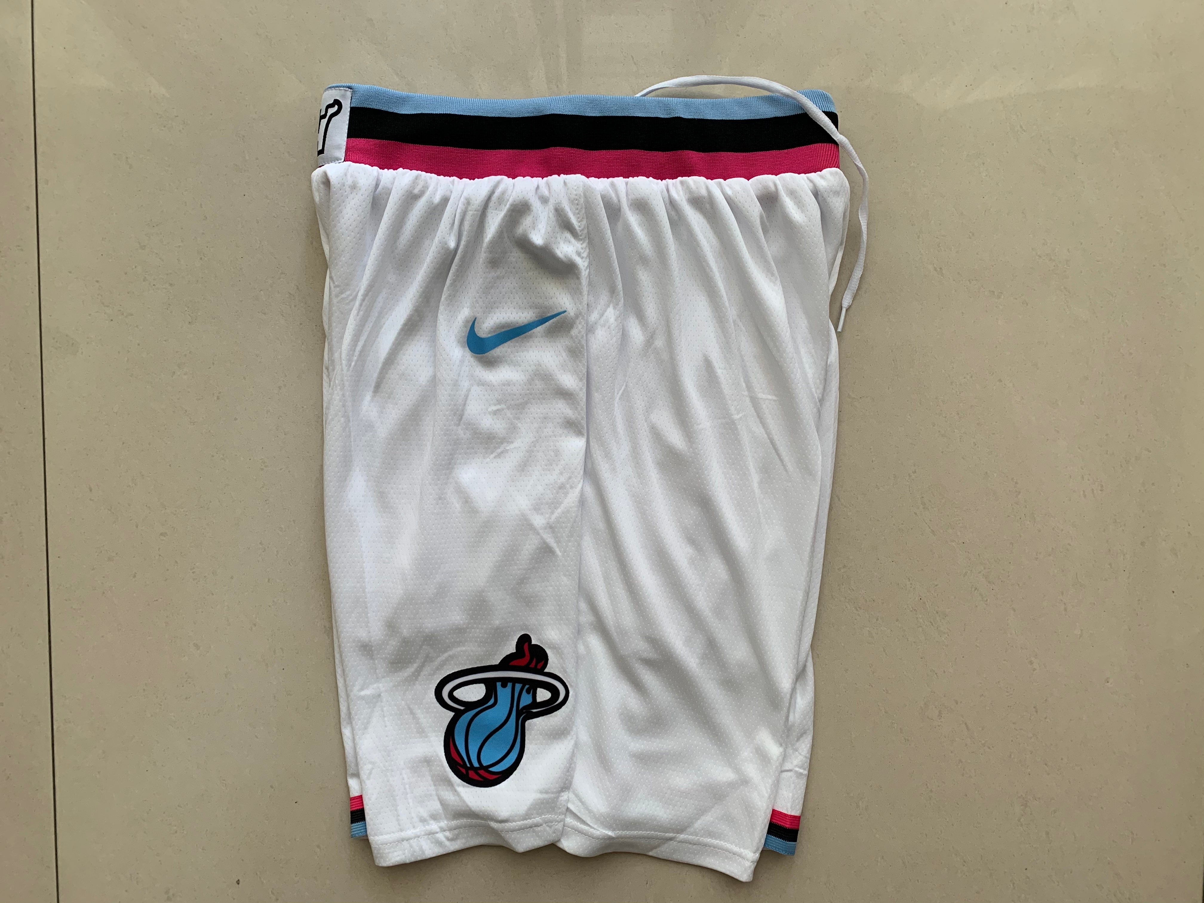 Heat site white Shorts