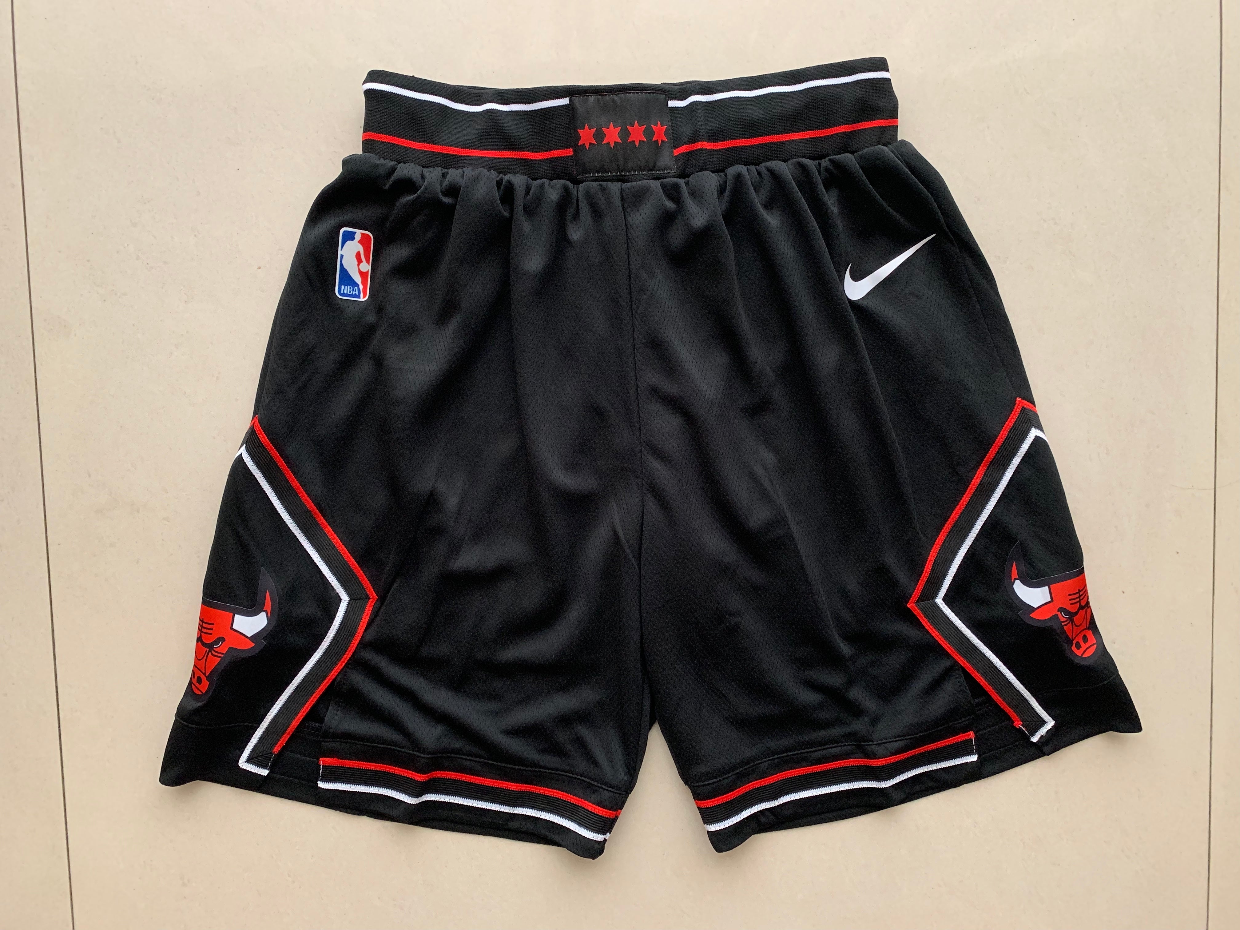 Short taureau noir