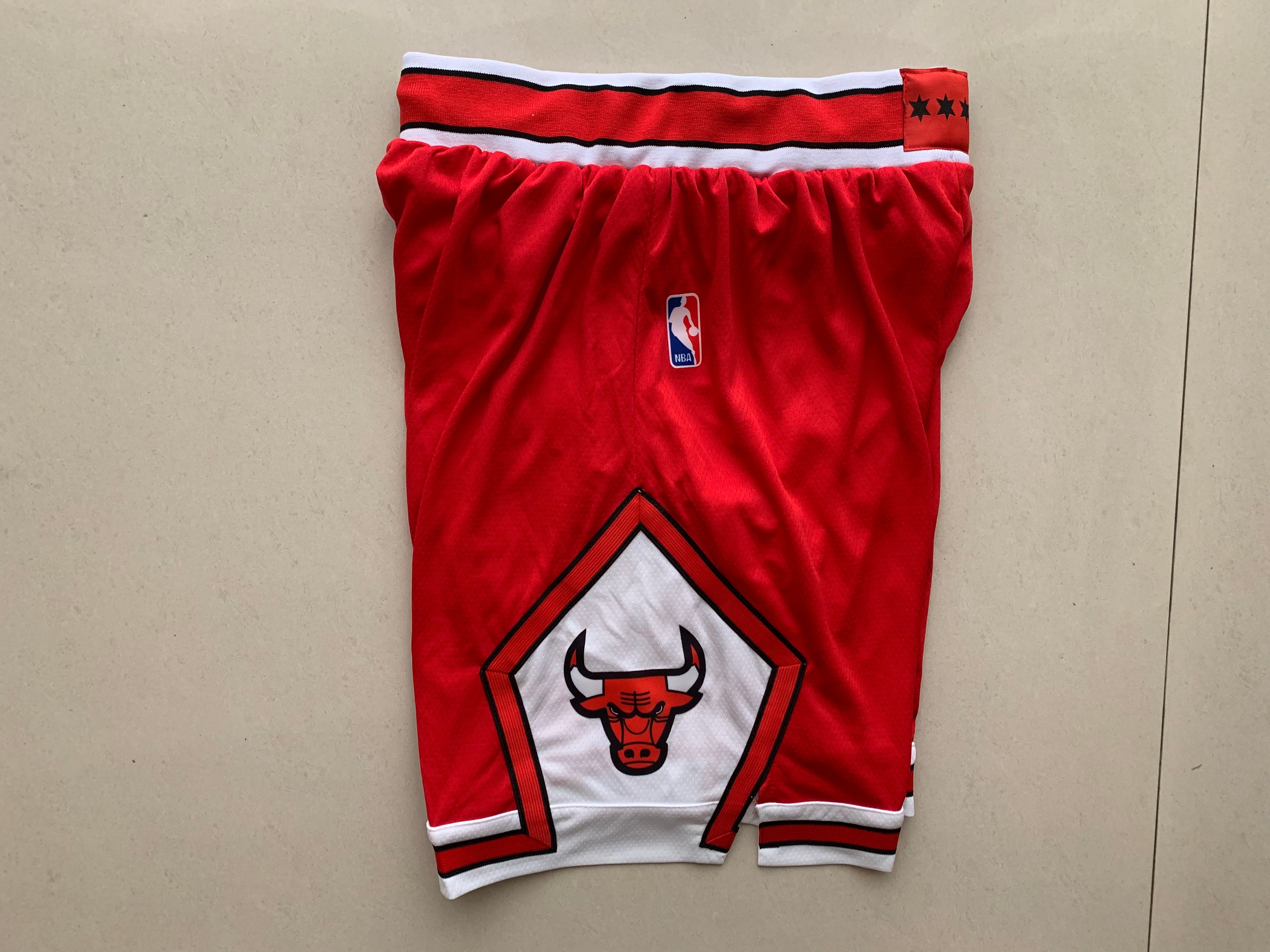 Bull red shorts