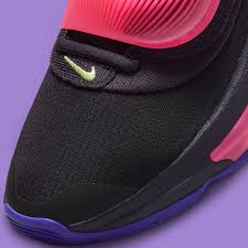 Nike Zoom Freak 3 Black & Pink