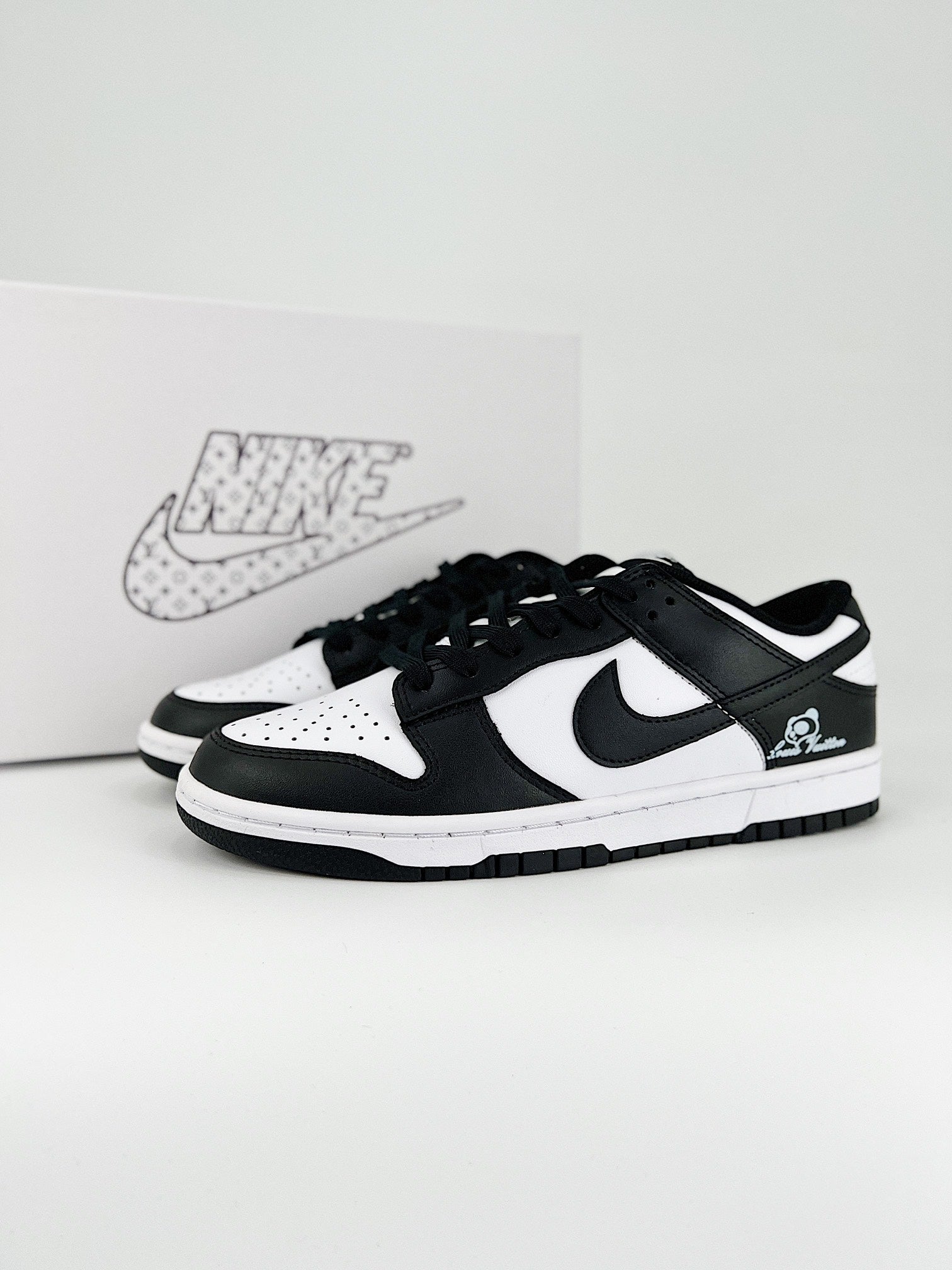 NIKE DUNK SB LOW Dunk SB (White&Black)